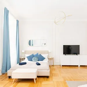 spacious-and-near-metro-perfect-for-groups-of-14.vienna-besthotels.com/